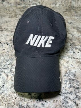 Nike Golf Dri-FIT Black Club Cap Hat White Logo Adjustable M/L